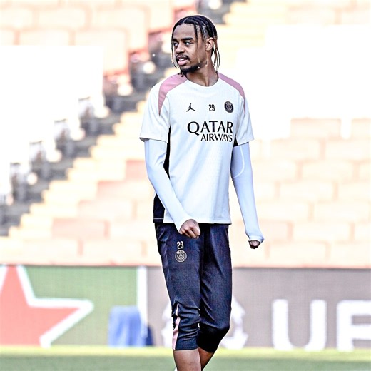 The PSG players go through some shooting practice ahead of their Champions League semi-final clash... 🎯🔵🔴 Watch the full session on PSG's YouTube channel through the link in the comments. 📹 PSG - Paris Saint-Germain | Coaches' Voice