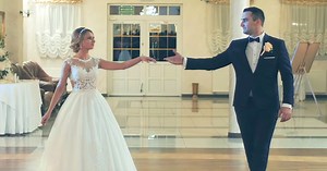 Guests tear up with couple’s breathtaking dance to “Perfect”