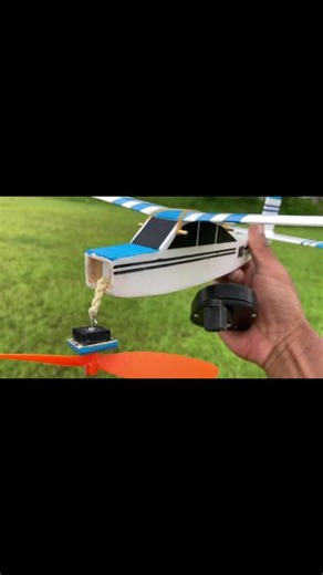 How to Build and Fly a Rubber-Powered Airplane Tutorial