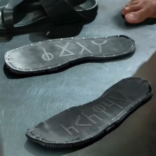 Aiglem Studio on Instagram: "T'Challa, the Black Panther, is introduced to his new suit by his sister Shuri. He is given new shoes that are fully automated and completely sound absorbent, but T'Challa is more concerned about a new panther necklace. Shuri explains that the new necklace will allow him to get in close without being noticed, and it transforms into his Black Panther suit. #BlackPanther #TChalla #Shuri #WakandaForever #MarvelStudios #SuperHeroSuit #NewSuit #Superhero #MarvelComics"