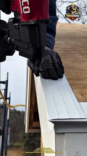 Installing Metal Fascia Cover on Roof Edge #constructionwork #woodworking