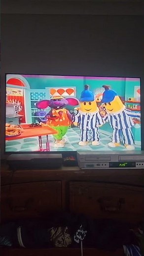 Bananas in Pyjamas Singing Time Do You Know The Muffin Man