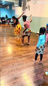 Inside an Omo Kulu Mele class 🪘 Youth African dance & live drumming