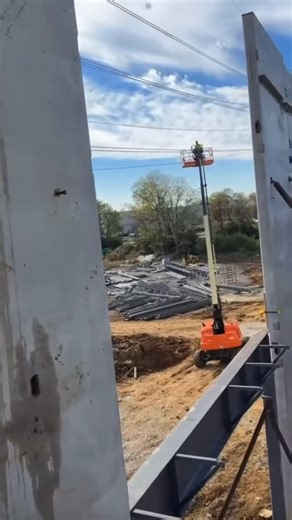 Concepts Construction on Instagram: "⚠️ Warning: Strong Language ⚠️ ⸻ Job Site Safety Awareness In this clip, a SkyJack makes contact with a live power line — and within seconds, sparks erupt. It’s a shocking reminder that one moment of inattention can change everything. Construction sites are full of potential hazards — from power lines and heavy machinery to weather conditions and tight spaces. That’s why safety isn’t just a rule; it’s a culture. Every worker has a role to play in keeping the 