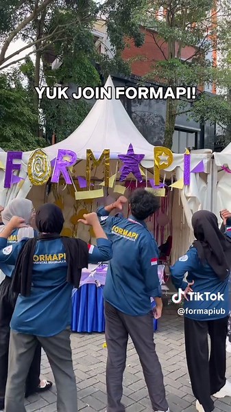 [UKM FORMAPI: OPEN RECRUITMENT STAF MUDA 2025] 🌟 MASIH BINGUNG JOIN UKM APA? FORMAPI AJAA!! 🌟 Awal masuk kampus tuh pasti dilema banget: “Mau ikut organisasi apa ya?” 🤔 “Takut salah pilih UKM…” 😵 “Atau jangan-jangan mending nggak ikut apa-apa?” 😶 Eits, jangan bingung lagi! FORMAPI solusinya 🚀 FORMAPI itu UKM yang jadi ruang inklusi buat semua orang. Disini kamu bisa bebas berkembang, ketemu keluarga baru, dan dapetin pengalaman seru bareng teman-teman lintas jurusan. Mau kamu suka desain, 