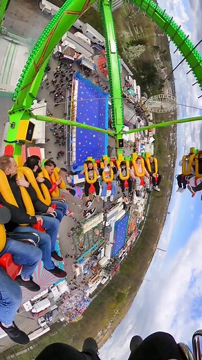 Konga: Die Riesenschaukel auf der Kirmes
