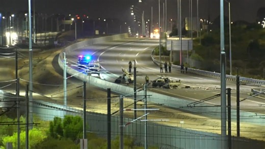 Two people killed in head-on crash on Perth freeway