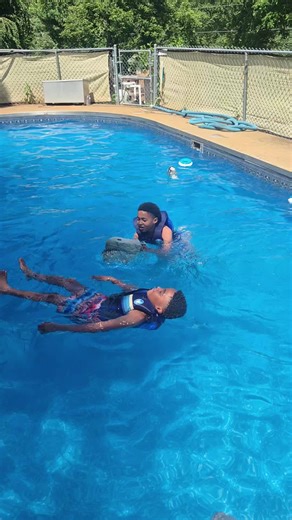 Kelli Davidson (@maverick_legend)’s videos with Swimming Pool - Parry Gripp