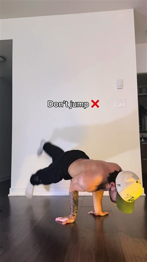 Easy elbow lever tutorial. Save for later✅ Follow for more📈 DM “IGNITE” for 1-1 Coaching🔥 #calisthenics #gym #tutorial #elbowlever