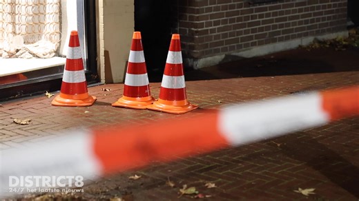 26K views · 70 reactions | De Lier - Op de Hoofdstraat in De Lief is vrijdagavond 24 oktober een gewonde gevallen bij een steekpartij. Meer info en foto’s in ons item op onze website of via onze District8-app: https://district8.net/gewonde-na-steekpartij-in-woning-verdachte-aangehouden-hoofdstraat-de-lier.html | district8.net | Facebook