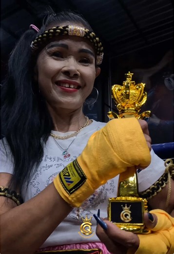 Good Girl 😇 Or Bad Girl 😈? Thai Muay Thai Grandma’s Answer 👑🥊🇹🇭 🎬 A Muay Thai grandma from Thailand was asked a simple question: Good girl 😇 or bad girl 😈? Her answer… VERY. 😅 This is the personality that makes the Combat Queenz of Thailand unforgettable. 👑💎 From the gyms of Pattaya to the world stage, these women prove that combat sports are about strength, confidence, and character. 🥊🔥 Follow the journey of fearless women stepping into Muay Thai and showing their power, humor, an