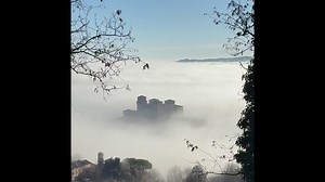 Torrechiara, la magia del castello avvolto dalla nebbia