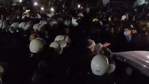 اڈیالہ جیل کے باہر حالات کشیدہ PTI ورکرز اور پنڈی پولیس آمنے سامنے صورتحال انتہائی کشیدہ | Shan E Islam