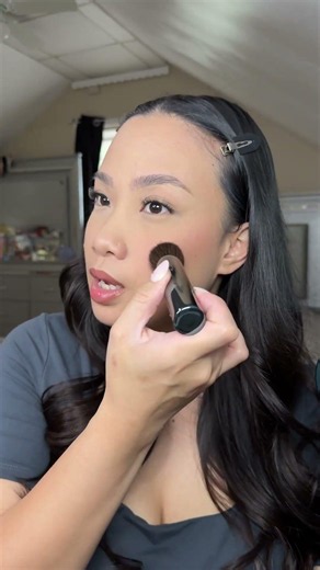 Does the SOSHE Blurring Pillow Blush in Shade Speakeasy Stay on All Day Without Fading?