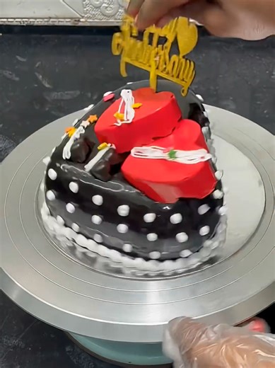 Heart-Shaped Cake Design for Anniversaries