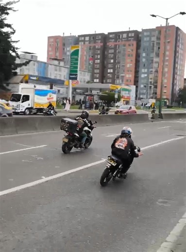 Rx135 de taller Tommy Racing 27 😮‍💨🚀 📍 CALLE 72B # 85 - 68 #Taller #Motos #Yamaha #Rx135cc #Dominar400