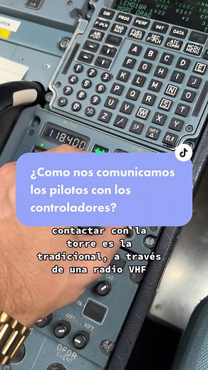 Modos de comunicación entre pilotos y control aéreo