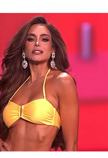 Miss Universe Colombia in Swimsuit competition 👑 #missuniverse #miss #beauty #missuniversecolombia #beautytok
