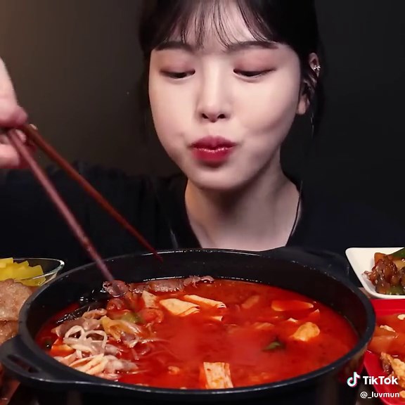 Spicy Beef and Mushroom Malatang Mukbang Experience