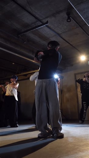 J HO on Instagram: "Last class of 2025 🔥 저와 함께 해주셔서 감사합니다🫶"