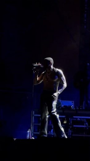 Usher Nice & Slow live at Lovers & Friends Fest #usher #lasvegas