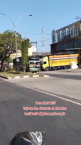 Bus ALS 215: Perjalanan Aman ke Jakarta dan Medan