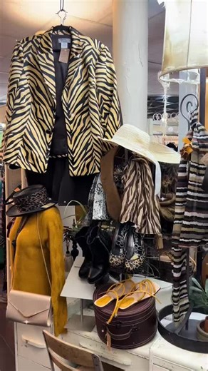 Country Primitives & Curves WH on TikTok