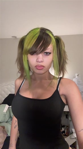 onna reviews 🦭 (@iiluvvonnaa)’s videos with Alien Blues - Vundabar