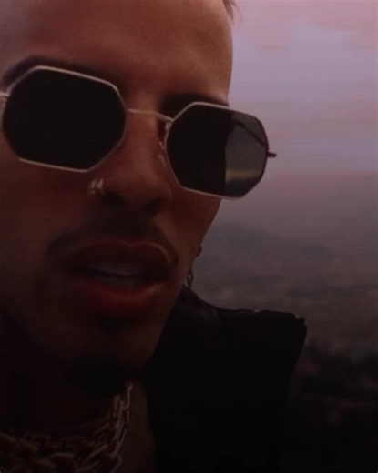 Yo solo te mire y tu me entendiste...😌 #paradedicar #letrasdecanciones #rolitas #videolyrics #lyrics