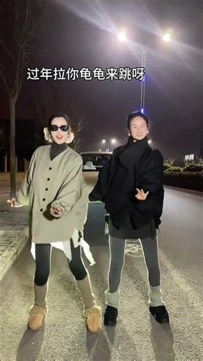 Capture Sister Moments: Easy Photo Tips for Duet Fun