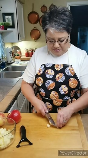 25 reactions · 4 comments | APPLE EMPANADAS! ❤ (APPLE HAND PIES)step by step! | Rachel's Step By Step | Facebook