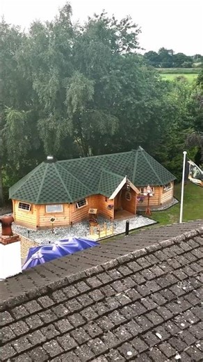 Hobbit Themed Garden Pub?! 😲🧙‍♂️🍃
