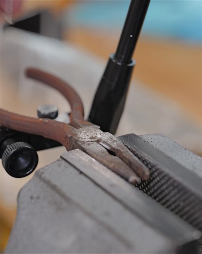 5.3K views · 49 reactions | From ordinary nickel-plated nails to a work of art — I forged a twisted Damascus pen. Watch the full transformation: forging, twisting, and precision shaping on the lathe. It’s amazing how simple materials can turn into something unique and beautiful. If you enjoy this project, please like, comment, and subscribe for more Damascus creations!#forging #milling #Damascus | Hans workshop | Facebook