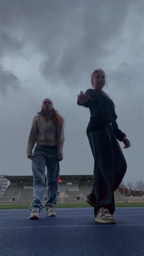 @alberte ᥫ᭡ #tupac #eminem #90smusic