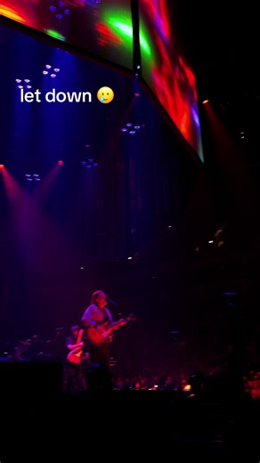 One of my luckiest opportunities last year. The most important band in the last twenty years? 👀 @Radiohead - Let Down, The O2 London #livemusic #radiohead #letdown #ukrock