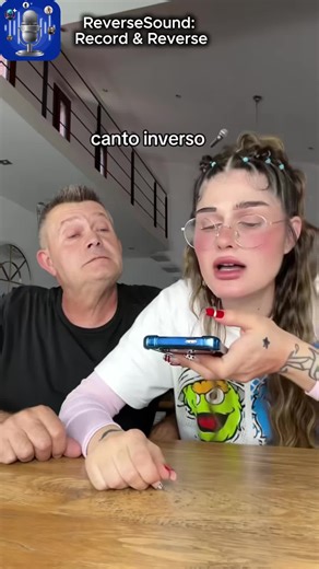 v3293_3_ AI voice changer app with 50  effects. Perfect for content creators & streamers.