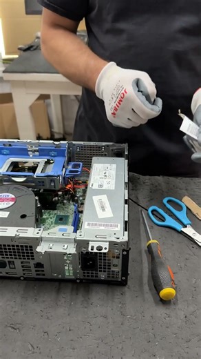 Batch preparation for 20 Dell Optiplex 7060s 💻 | Refurbished PCs ready in 24 hours