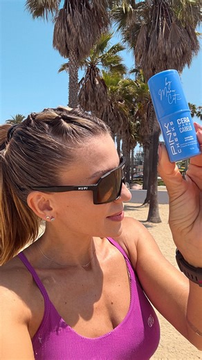 Valéria Mello Suzuki on Instagram: "“Val, como você arruma o cabelo pra correr?” Mais um tutorial CABELINHO pra correr, como sempre com @pinkcheeksbrasil, mas agora com novidade das boas! 💙 Testei a nova Cera para Cabelos PINK CHEEKS by Manu Cit e tô apaixonada: ✔ Super prática e controla o frizz em segundos ✔ Alinha sem pesar e não deixa aspecto oleoso ✔ Alta resistência – e dura mesmo! ✔ Perfeita para todos os tipos de cabelo É cuidado, praticidade e performance no mesmo produto. Visite o si
