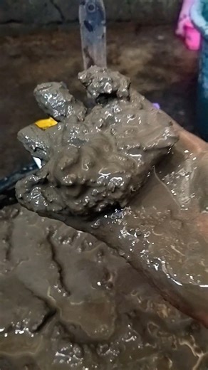 play in the mud and take a mud bath, clean your hands from the mud #shorts