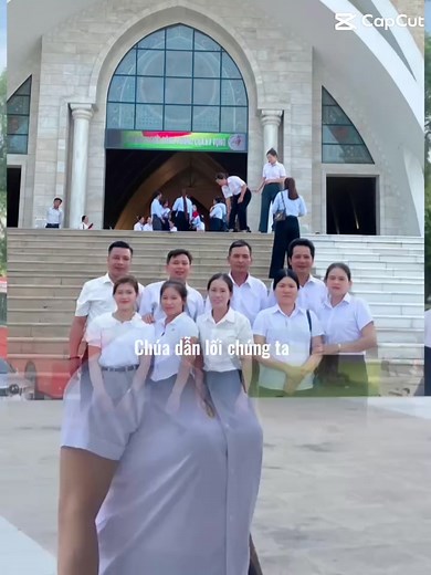 Chuyến Hành Hương Của Giáo Lý Viên Nho Lâm Tại GX Yên Đại .💒 Hòa chung trong niềm vui của Năm Thánh 2025, cộng đoàn tín hữu khắp nơi vẫn đang hân hoan miệt mài hướng về các điểm hành hương để lãnh nhận những ơn lành thiêng liêng trong Năm Thánh. Và giữa dòng chảy đức tin ấy, vào sáng ngày 2/7/2025 một đoàn hành hương đặc biệt đã cùng nhau khởi hành: các Giáo lý viên từ Giáo họ Độc lập Nho Lâm và những người bạn đồng hành từ khắp nơi trong Giáo hạt Đông Tháp. Chuyến đi tới Giáo xứ Yên Đại không