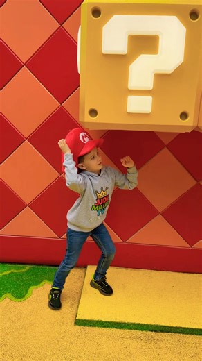 Hitting the Mario Question Block! 🍄🎮 | Super Nintendo World