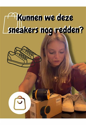 Witte sneakers met kinderen in huis… een gewaagde keuze. 😂👟 Maar blijkbaar hoef ik ze niet meer meteen af te schrijven! Deze Philips Sneaker Cleaner heeft mijn sneaker een kleine comeback gegeven ✨ Ik word hier inmiddels véél te blij van 😅 #philips #tiktokshop #wittesneakers