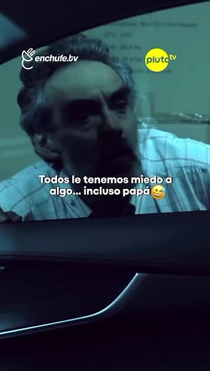 Cuando mi mamá se enoja... es mejor hacerse invisible 🫣. ¡La supervivencia primero! 😂 Mira todos los sketches de EnchufeTV GRATIS en #PlutoTV. #Comedia #Humor #Chistes