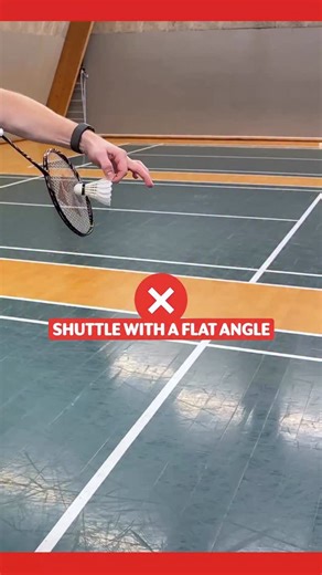❌ vs. ✅ How the shuttle turns when serving😀 Watch closely how the shuttle turns when serving with these two minor differences. The 90° flat angle makes control more difficult because the shuttle bounces more off the strings. It can also cause the serve to go higher as it turns upward. #badminton #badmintonlovers #badmintonlife #bulutangkis #badmintontraining | Badminton Famly