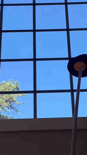 The Window Cleaning Tool Everyone’s Talking About