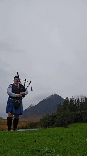 Whilst up at Kingshouse Hotel in Glencoe for yesterday's wedding was asked to play a bit of Braveheart for them so happily obliged 😊 #scotland #highlands #scottishhighlands #bagpipes #braveheart #glencoe #wedding #weddinginspo | CWH Piping