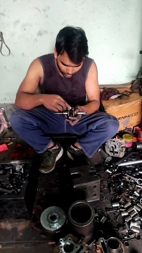 1.8K views · 56 reactions |  Expert in Piston, Valve, Block, Bore & Head Grinding High-quality engine repair & fitting works by Iftekhar Ansari ⚙️ #MechanicalWorks #EngineRepair #WorkshopLife | Iftekhar Work Vlogs | Facebook