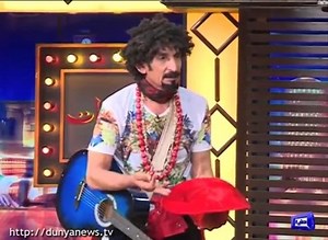 101K views · 152 shares | جان فیری بننا چاہتے ہیں چینل میں رپورٹر لیکن ان کے پاس سی وی بنوانے کیلئے پیسے نہیں ہیں ، دیکھیے انہوں نے کیسے مہمانوں سے پیسے نکلوائے مکمل پروگرام دیکھیے: https://www.dunyanews.tv/mr | Mazaq Raat | Facebook