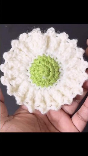 Very easy crochet daisy flower tutorial for beginners
