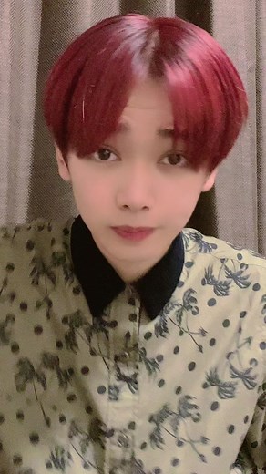 可愛い宮世琉弥の赤髪スタイル